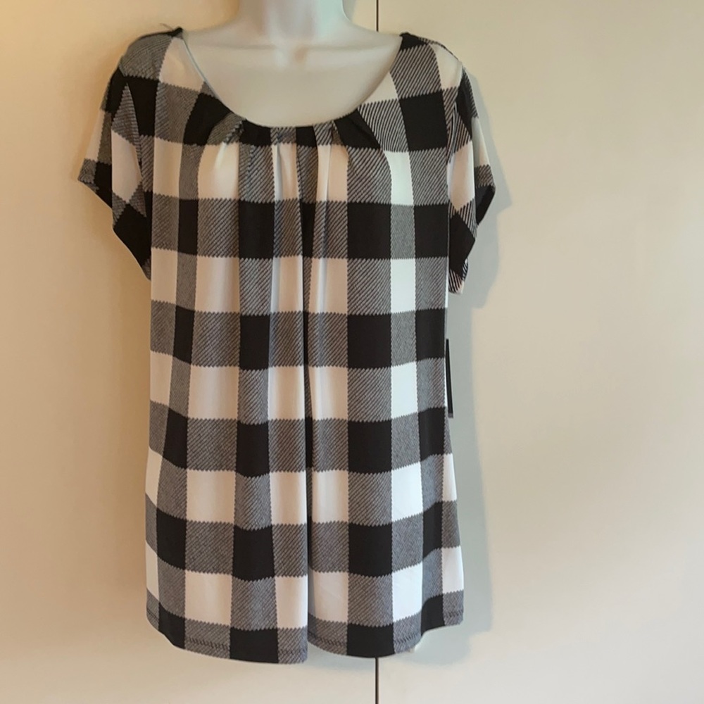NWT worthington 2x. Very flattering neck link.